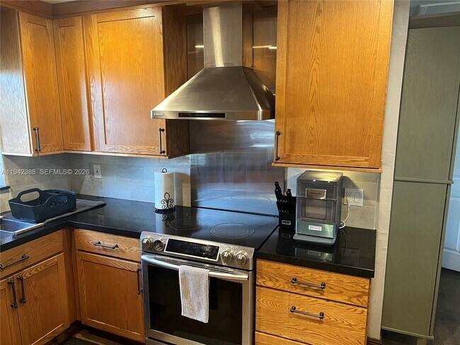 Building Photo - 8801 SW 42nd St