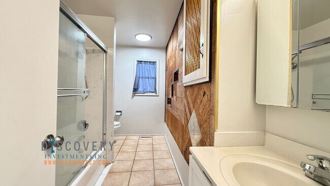 Building Photo - Contemporary San Leandro Hills Home