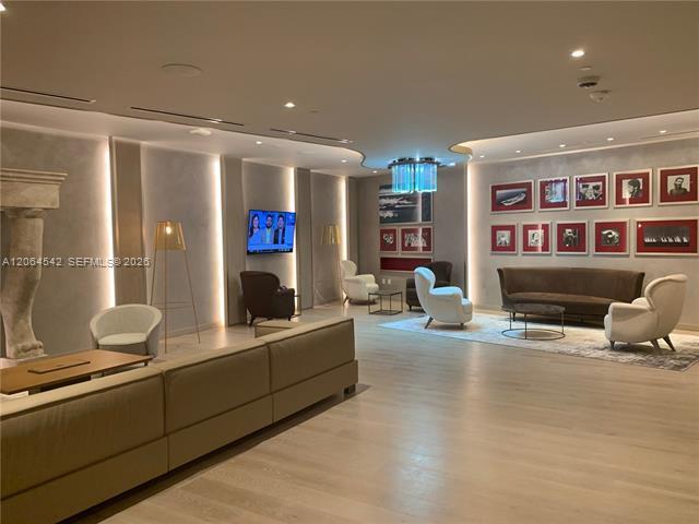 Building Photo - 1000 Brickell Plz