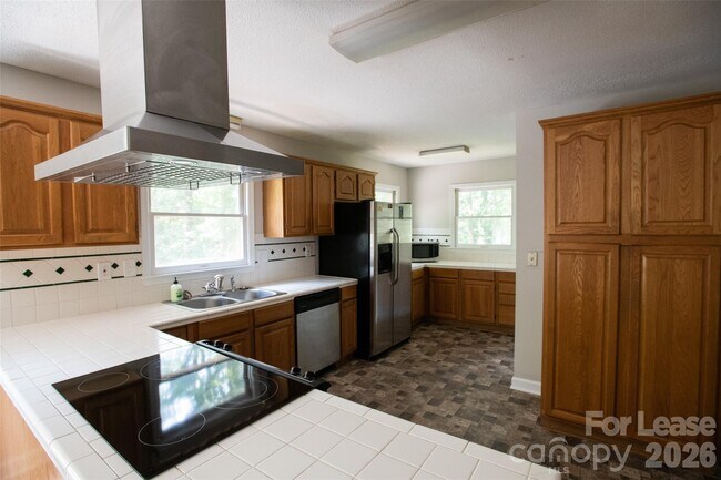 Building Photo - 9100 Nash Ave