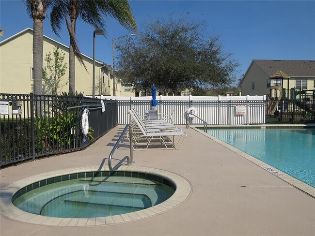 Building Photo - 2806 Club Cortile Cir