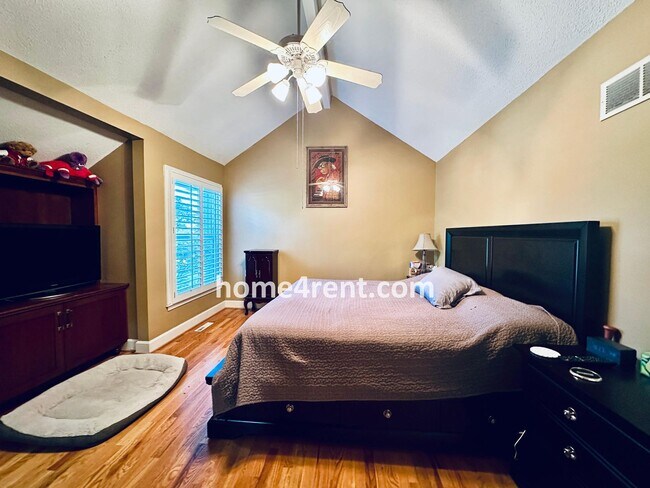 Building Photo - A Lovely, Four Bedroom Lenexa Home w/ Wood...