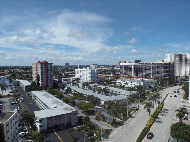 Building Photo - 3180 S Ocean Dr