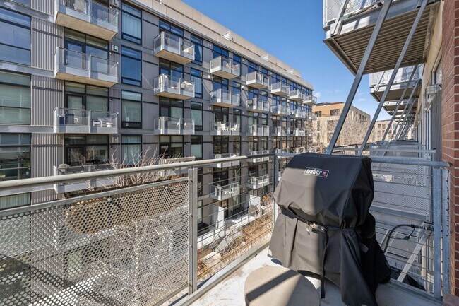 Building Photo - 710 N 4th St