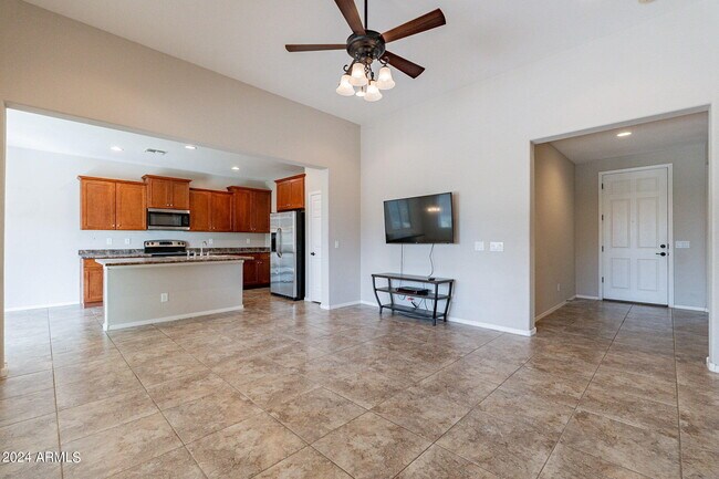 Building Photo - 2623 E San Mateo Dr