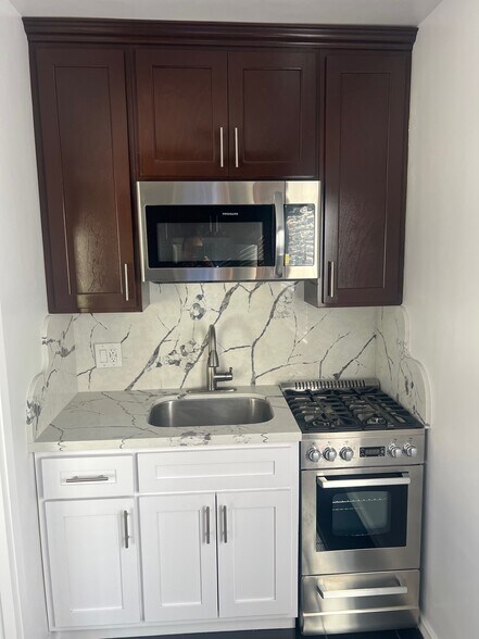 Building Photo - Villa Grace Apartments