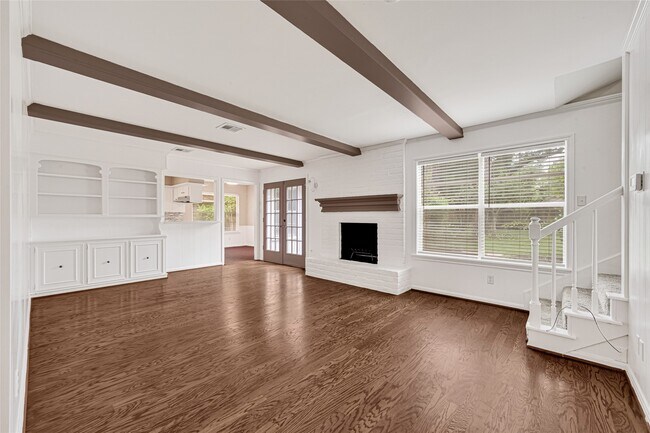 Building Photo - 5702 Vestavia Dr