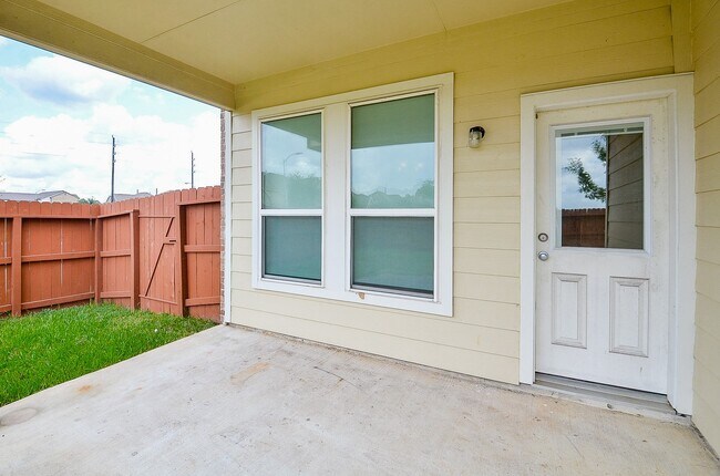Building Photo - 21655 Rainfall Park Dr