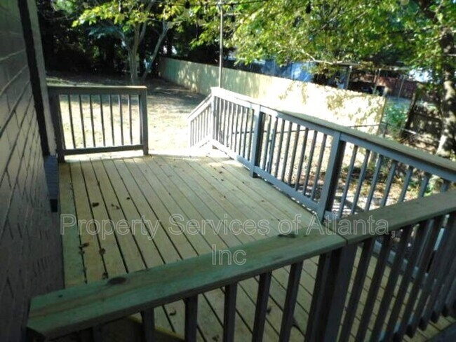 Building Photo - 482 Hyde Dr NE