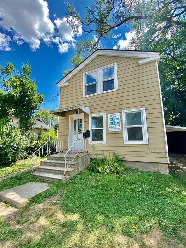 Building Photo - 211O