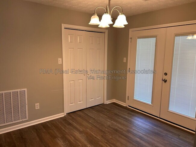 Building Photo - 217 Griffin Park Rd