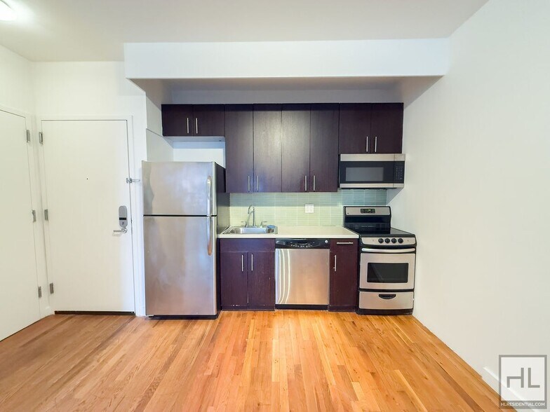 Building Photo - NOLL STREET / Spacious Bushwick 2-Bed 1-Bath / 1-Month Free