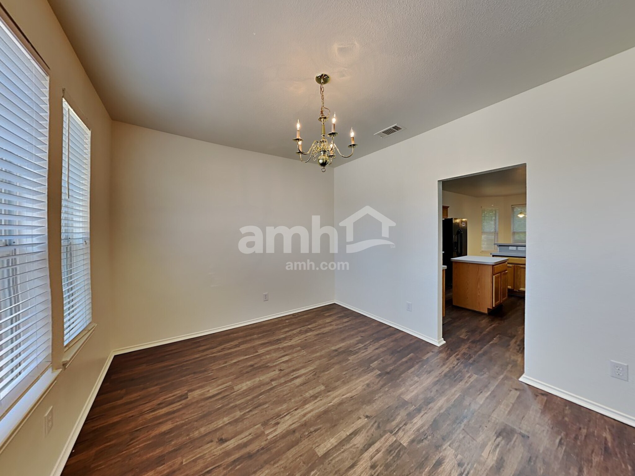 Building Photo - 202 Bob White Dr