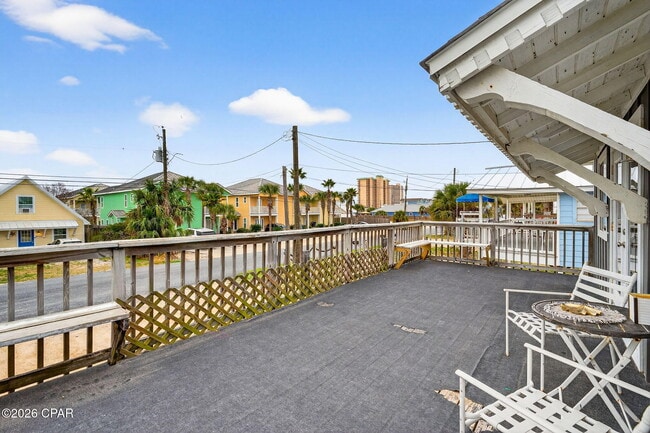 Building Photo - 6714 Beach Dr