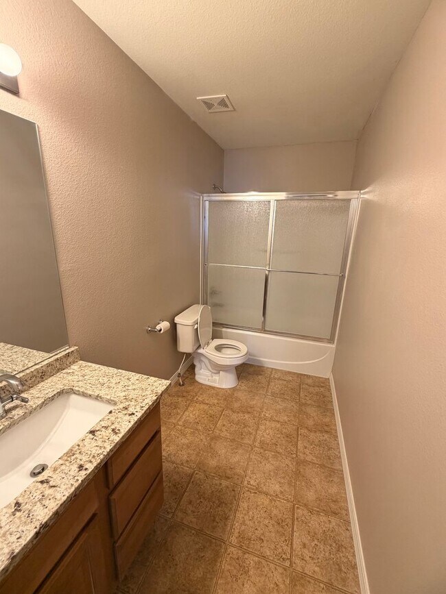 Building Photo - Bright & Spacious 5-Bedroom Home with 3-Car Garage – Available Now