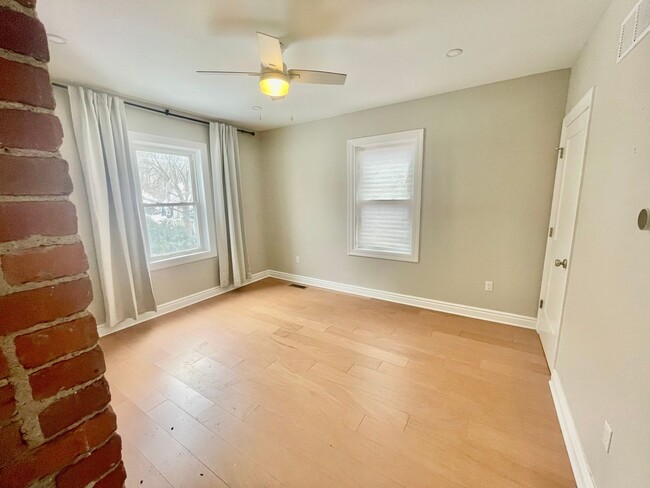 Building Photo - 4 bed 3.5 Bath- Sewickley