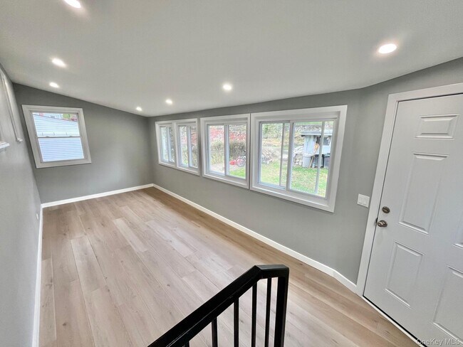 Building Photo - 237 Woodland Ave