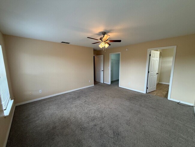 Building Photo - Updated 3BR/2BA Home in Rainbow Park – Pet...