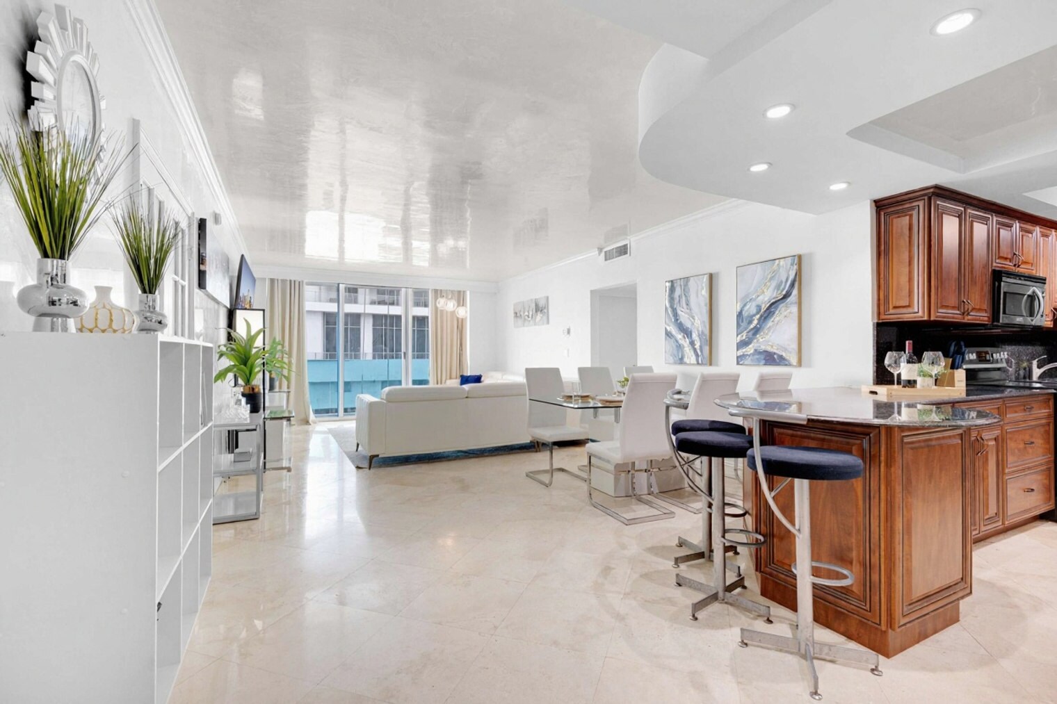 Building Photo - 4001 S Ocean Dr