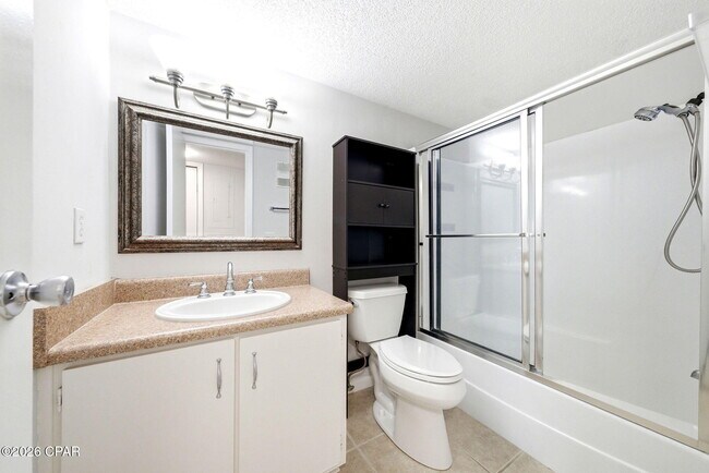 Building Photo - 4725 Bay Point Rd