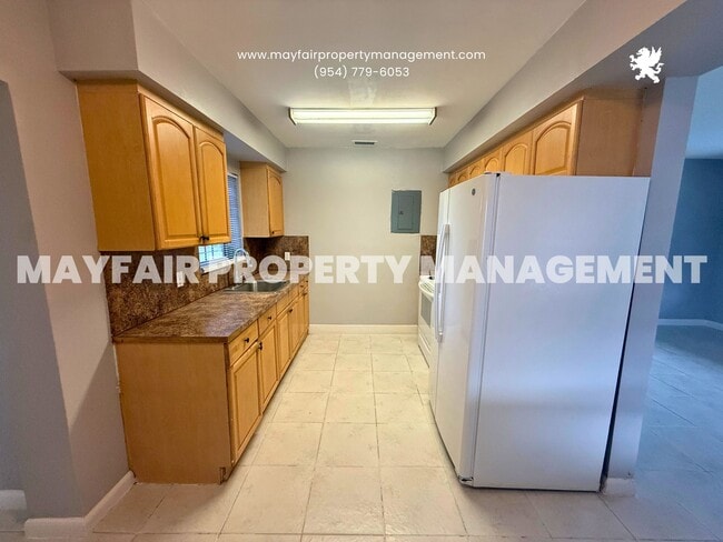 Building Photo - 1204 Chateau Park Dr