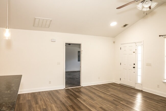 Building Photo - Three Bedroom on the Pond in Hearthstone Lakes Community