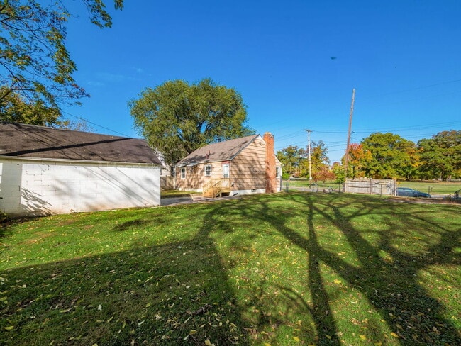 Building Photo - 1621 Sullivant Ave