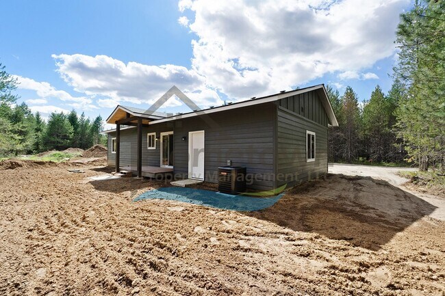 Building Photo - 130 Countryside Ln