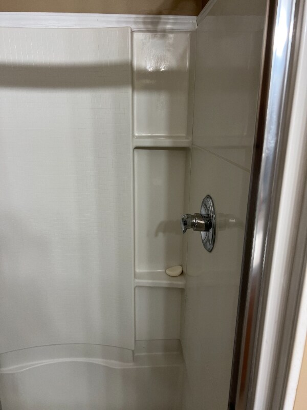 Building Photo - 420 Decker St