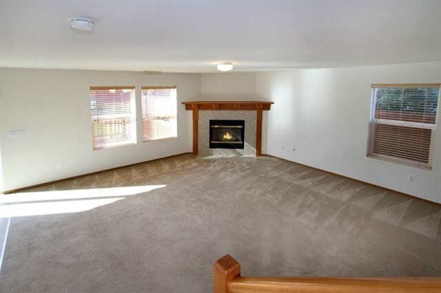 Building Photo - Beautiful 3 Bed 2.5 Bath Home in Renton