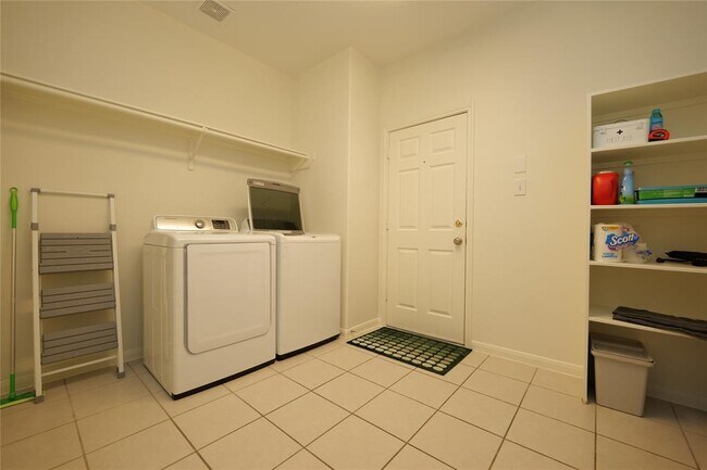 Building Photo - 1203 Lavender Shade Ct