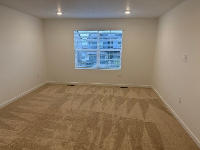 Building Photo - 537 Nightsky St