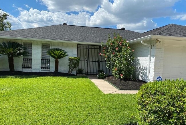 Building Photo - 1430 Kenforest Dr