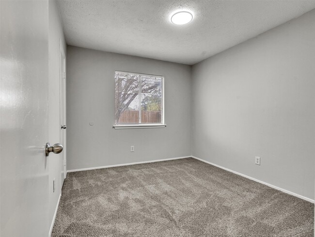 Building Photo - 2226 Spring Dusk Dr