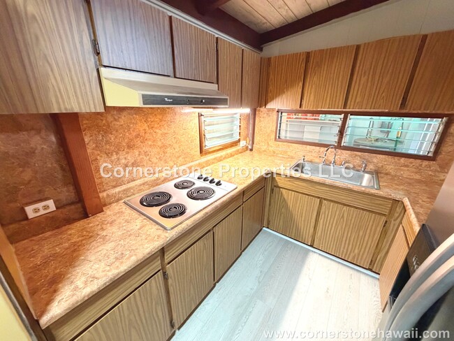 Building Photo - 1558 Hoonipo St