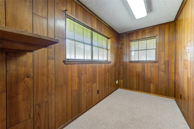 Building Photo - 4704 1st St