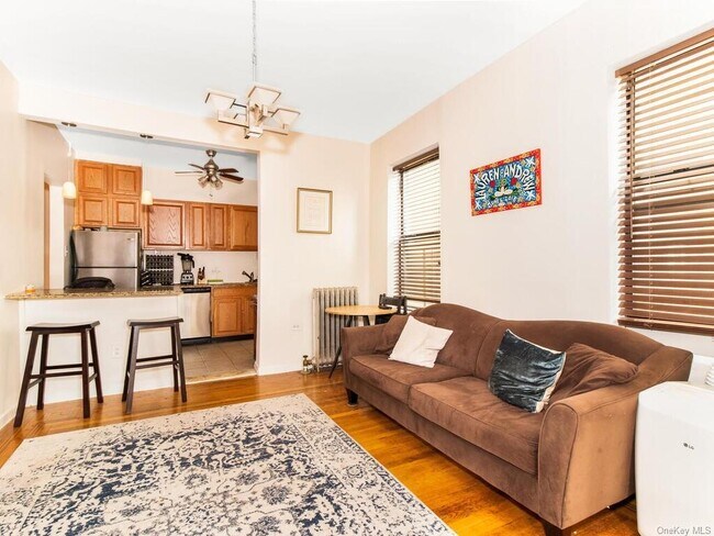 Building Photo - 860 W 181st St