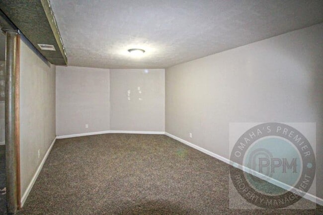 Building Photo - Spacious 4 Bedroom 2.5 Bath Family Home!