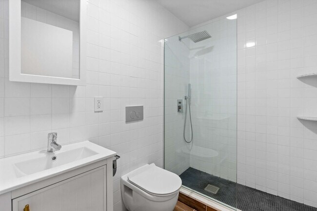 Building Photo - 491 2nd Ave
