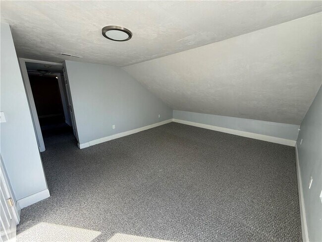 Building Photo - 251 High St