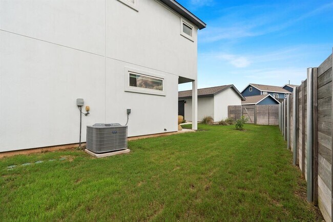 Building Photo - 5317 Baythorne Dr