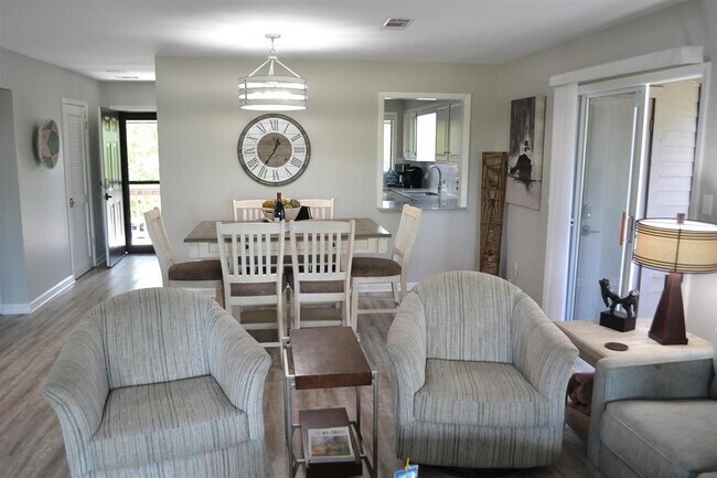 Building Photo - 200 Hamilton Oaks Dr