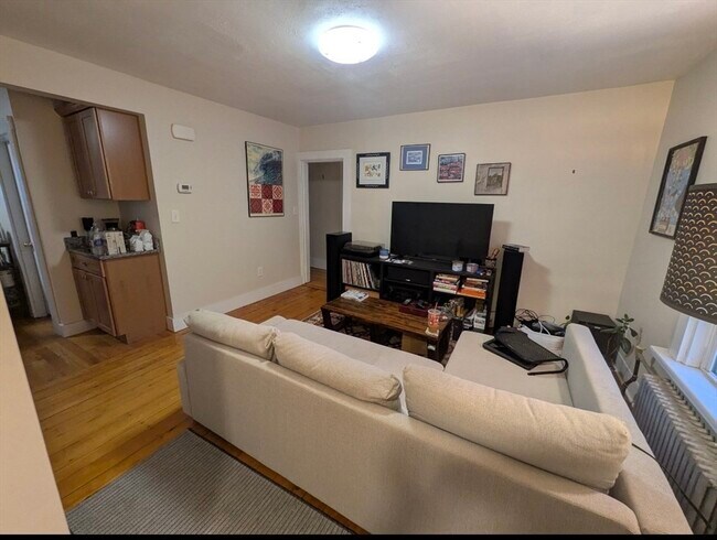 Building Photo - 25 Sawin St