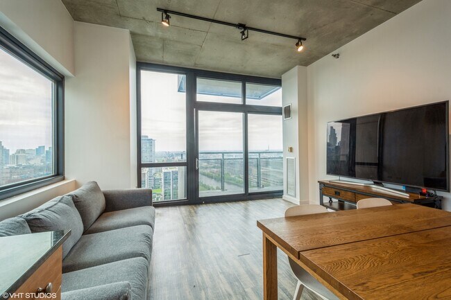 Building Photo - 235 W Van Buren St