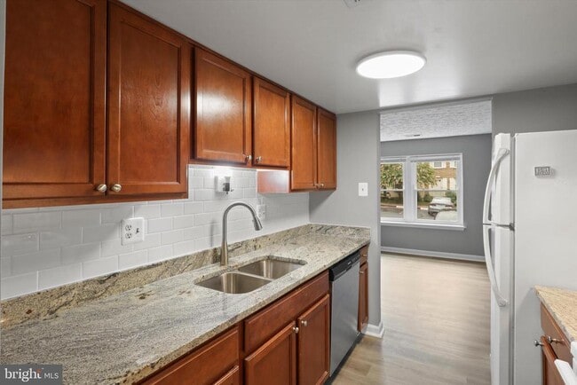Building Photo - 8353 Fern Leaf Ct