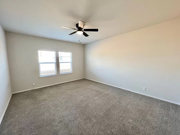 Building Photo - 4430 Lake Ritter St