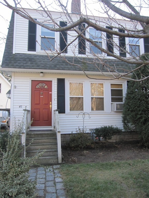 Building Photo - 41 Richwood St