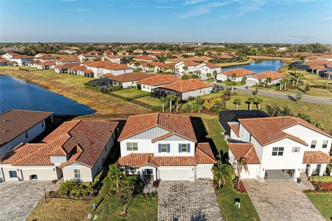 Building Photo - 13827 Green Hammock Pl