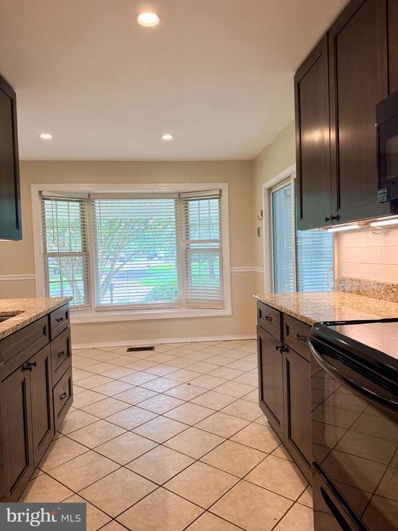 Building Photo - 8487 Inspiration Ave