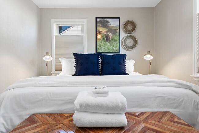 Building Photo - The Garland Bleu 3 bedroom home